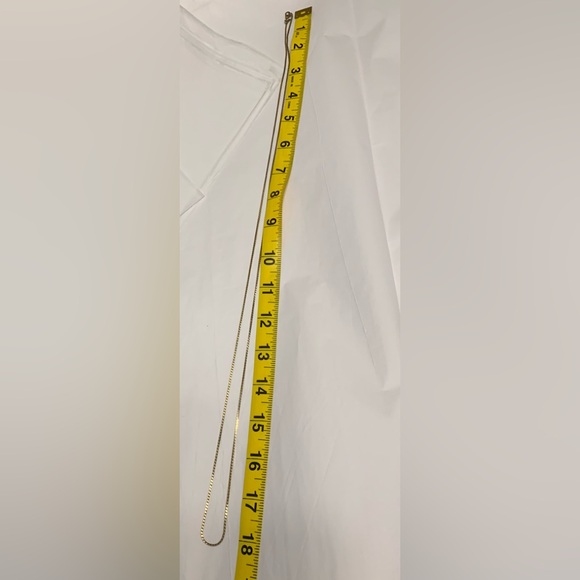 Vintage Monet Herringbone Chain Necklace 4mm 18" Long, Yellow Gold Plated 1980’s - Picture 6 of 16